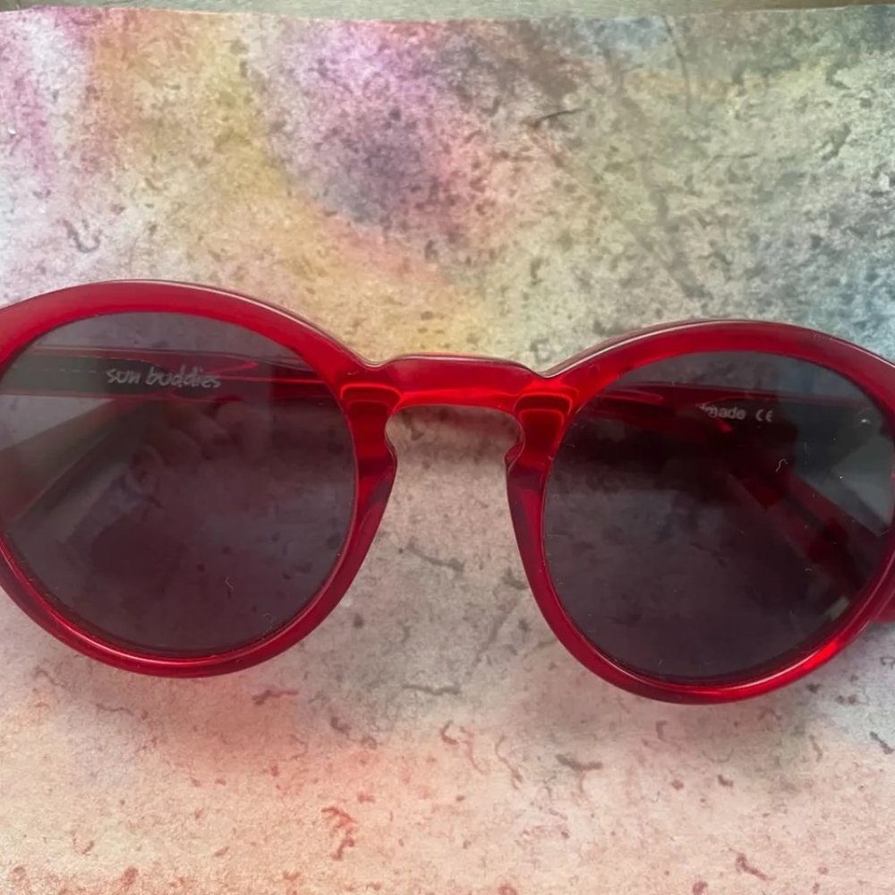 Sun Buddies Zinedine acetate sunglasses in cherry red